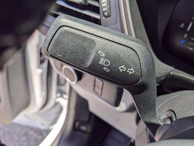 2024 Oxford White Ford Escape Active FWD SUV