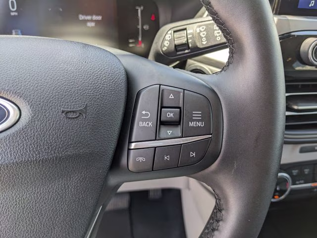 2024 Oxford White Ford Escape Active FWD SUV