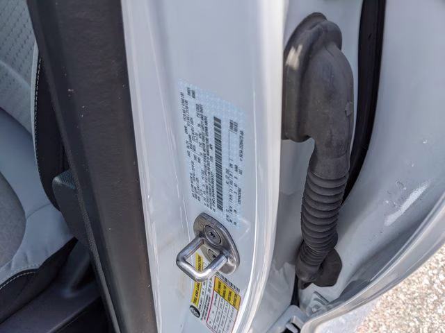 2024 Oxford White Ford Escape Active FWD SUV