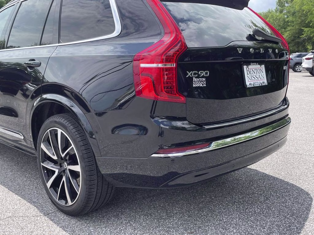 2025 Onyx Black Metallic Volvo XC90 B5 Plus AWD SUV