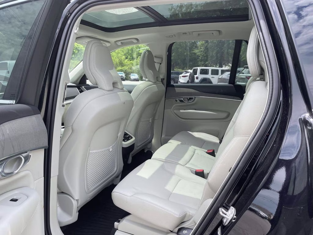 2025 Onyx Black Metallic Volvo XC90 B5 Plus AWD SUV
