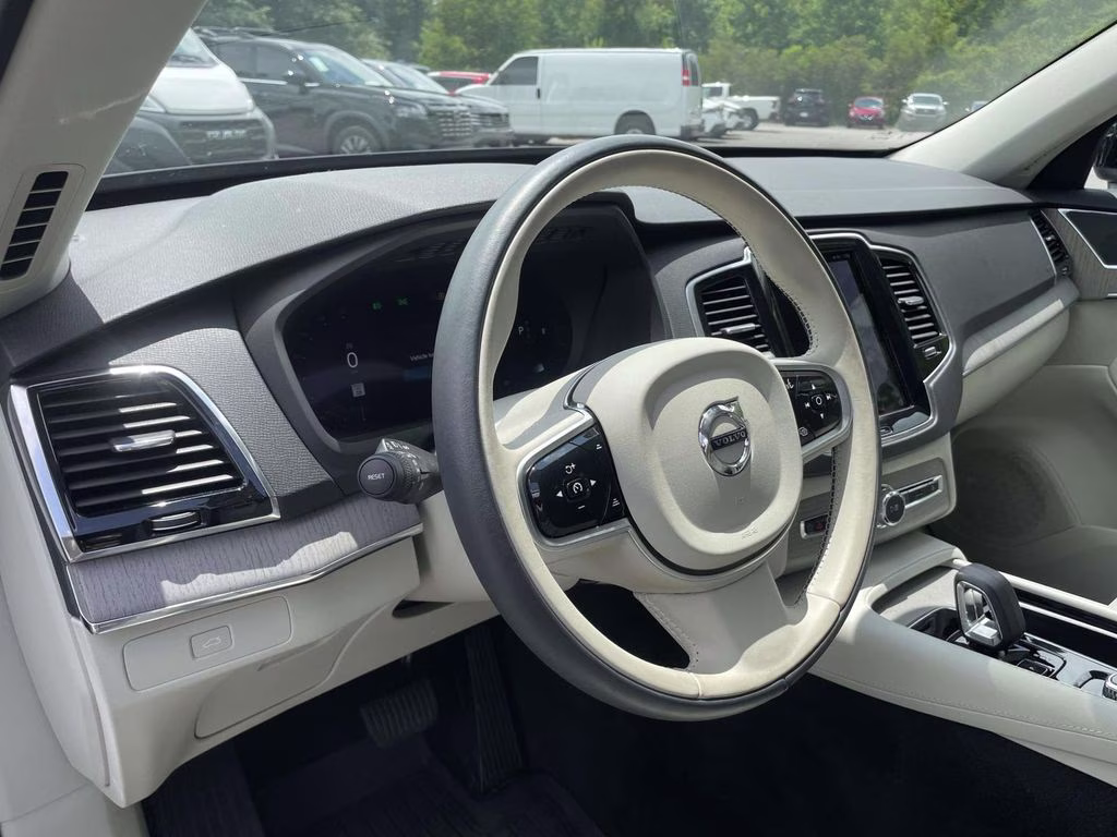 2025 Onyx Black Metallic Volvo XC90 B5 Plus AWD SUV