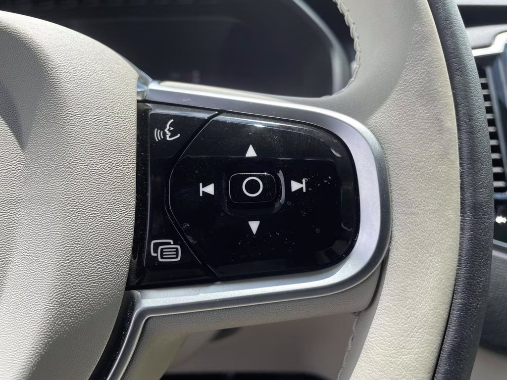 2025 Onyx Black Metallic Volvo XC90 B5 Plus AWD SUV