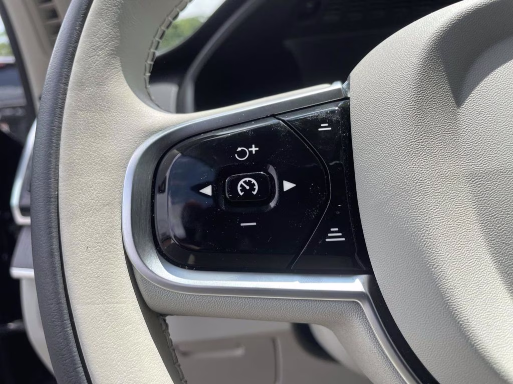 2025 Onyx Black Metallic Volvo XC90 B5 Plus AWD SUV