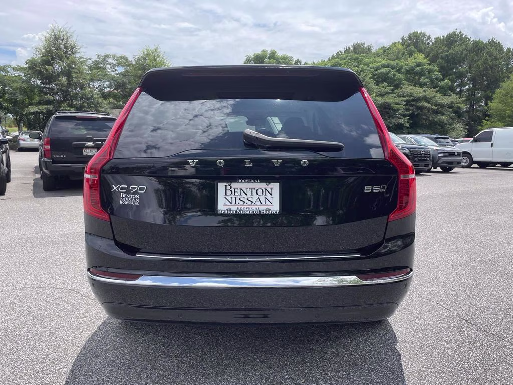 2025 Onyx Black Metallic Volvo XC90 B5 Plus AWD SUV