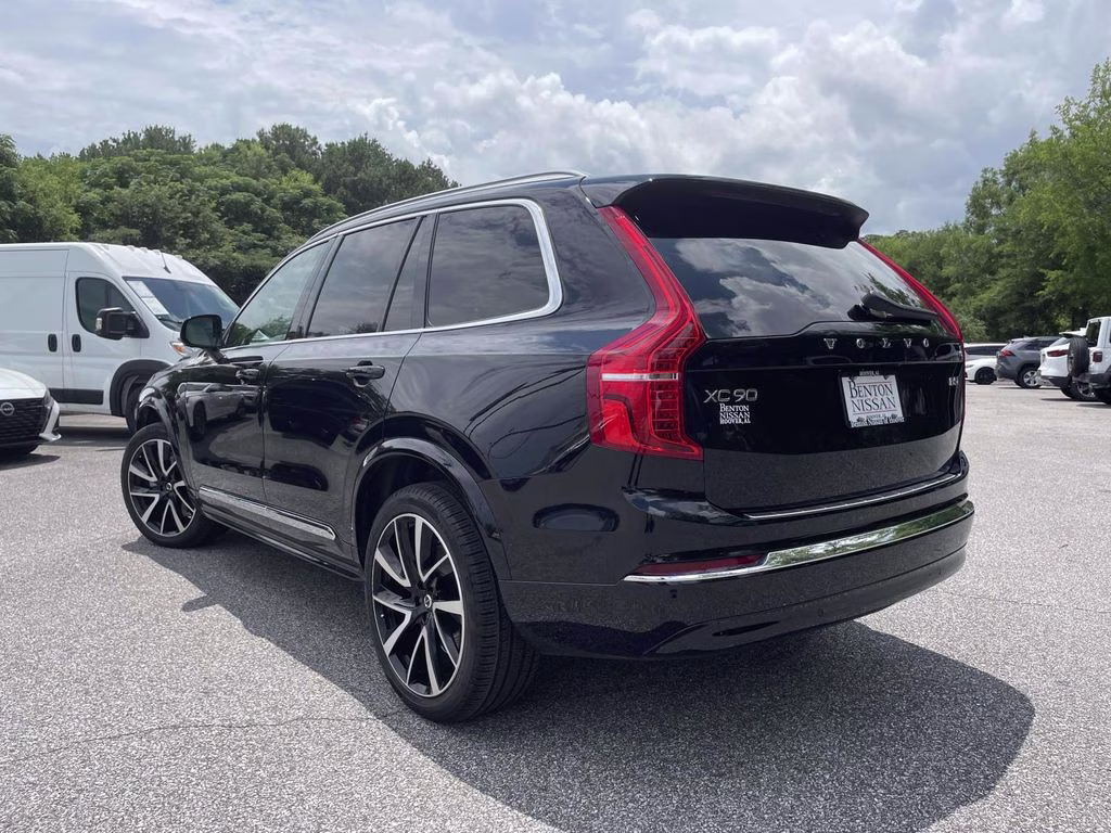 2025 Onyx Black Metallic Volvo XC90 B5 Plus AWD SUV