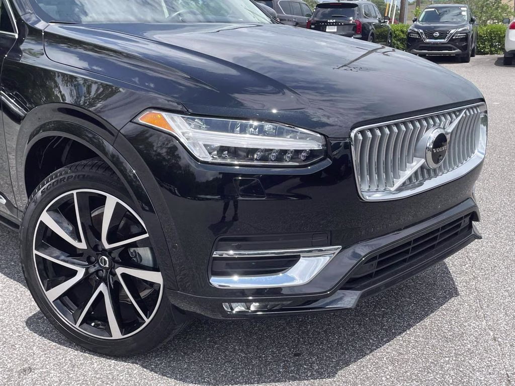 2025 Onyx Black Metallic Volvo XC90 B5 Plus AWD SUV
