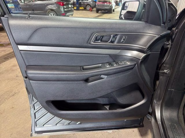 2018 Magnetic Ford Explorer XLT 4X4 SUV