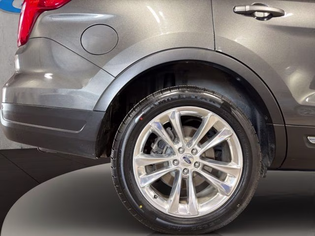 2018 Magnetic Ford Explorer XLT 4X4 SUV