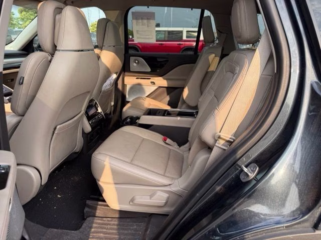 2023 Flight Blue Metallic Clearcoat Lincoln Aviator Reserve AWD SUV