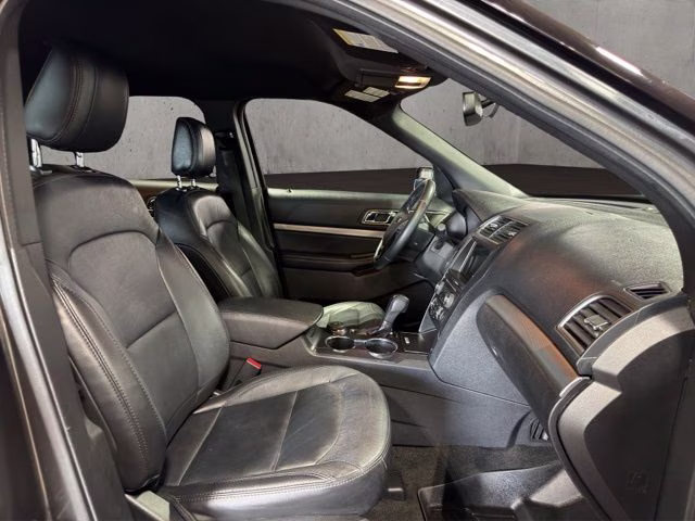 2018 Magnetic Ford Explorer XLT 4X4 SUV