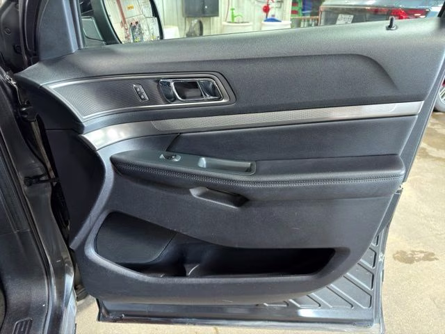 2018 Magnetic Ford Explorer XLT 4X4 SUV