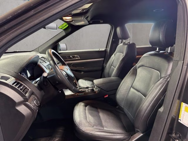 2018 Magnetic Ford Explorer XLT 4X4 SUV