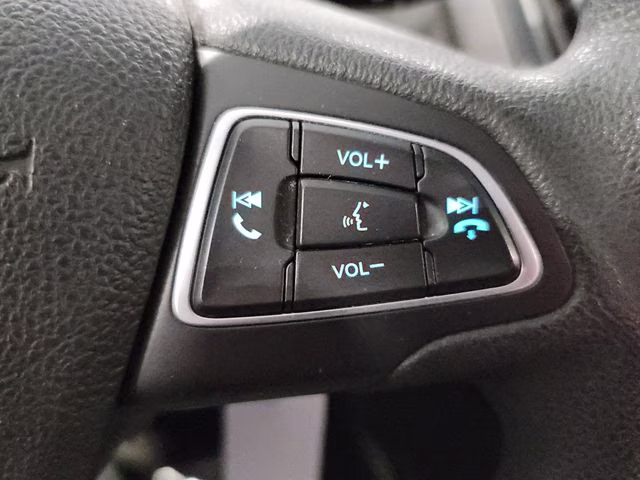2015 Tuxedo Black Ford Focus SE FWD Sedan
