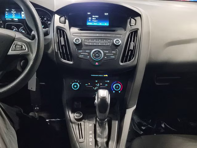 2015 Tuxedo Black Ford Focus SE FWD Sedan