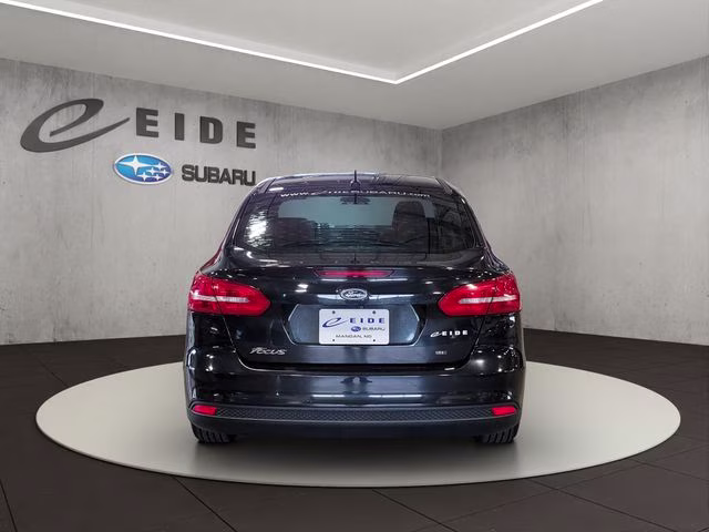 2015 Tuxedo Black Ford Focus SE FWD Sedan