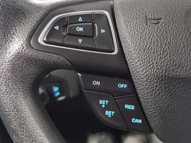 2015 Tuxedo Black Ford Focus SE FWD Sedan