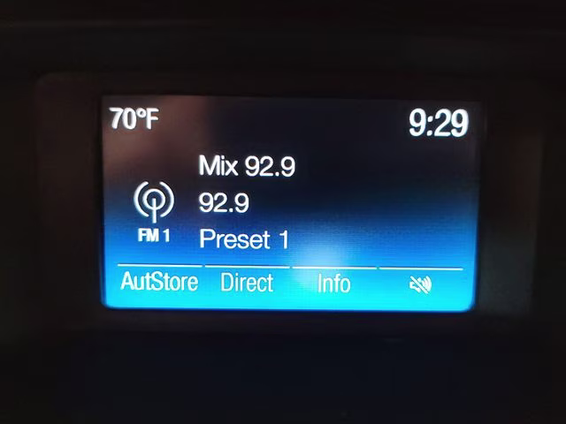 2015 Tuxedo Black Ford Focus SE FWD Sedan