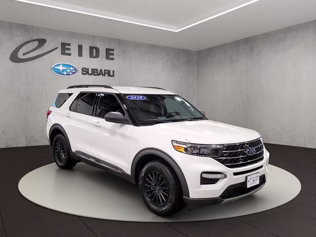 2020 Star White Metallic Tri-Coat Ford Explorer XLT 4X4 SUV
