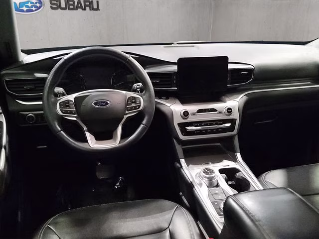 2020 Star White Metallic Tri-Coat Ford Explorer XLT 4X4 SUV