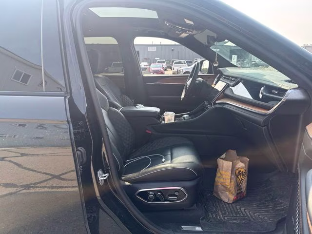 2025 Diamond Black Crystal Pearlcoat Jeep Grand Cherokee Summit Reserve 4X4 SUV