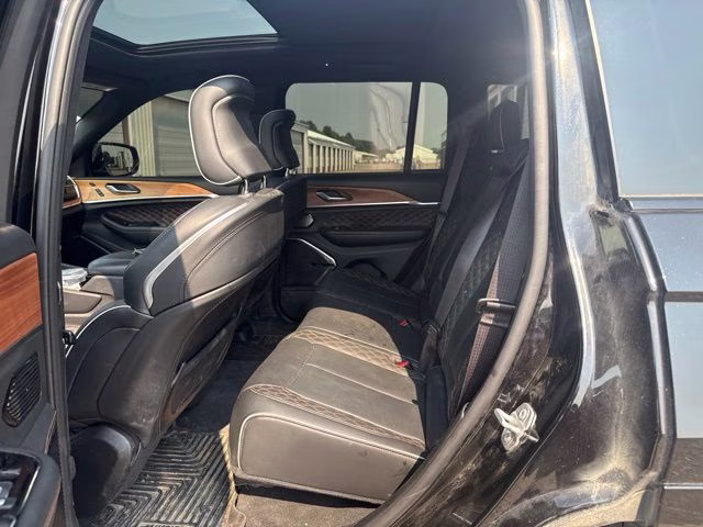2025 Diamond Black Crystal Pearlcoat Jeep Grand Cherokee Summit Reserve 4X4 SUV