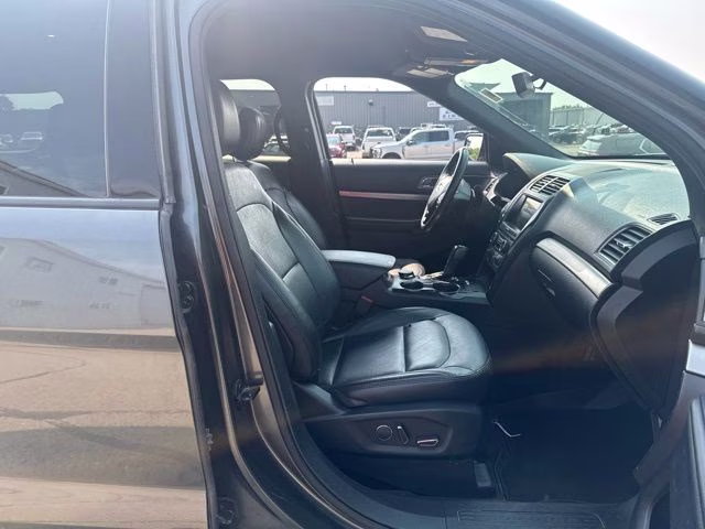 2018 Magnetic Ford Explorer XLT 4X4 SUV