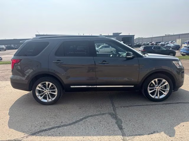 2018 Magnetic Ford Explorer XLT 4X4 SUV