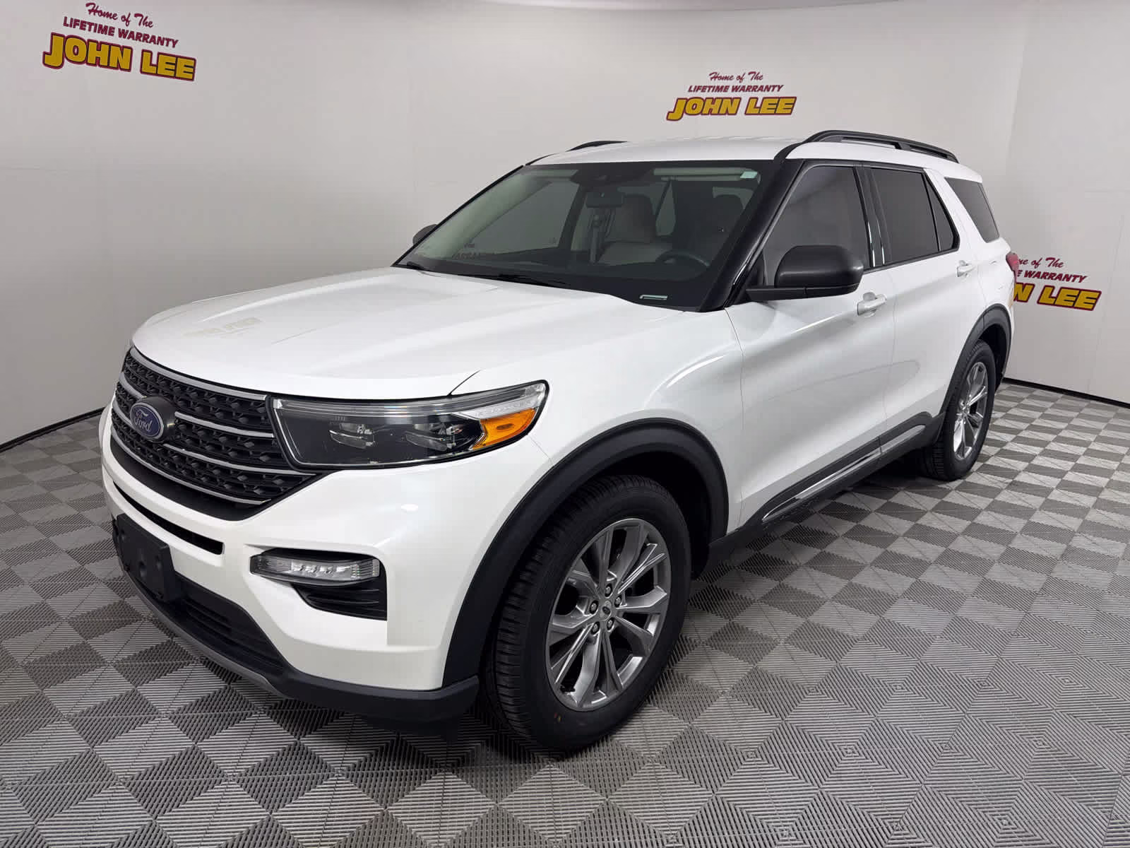 2022 Ford Explorer XLT RWD's photo