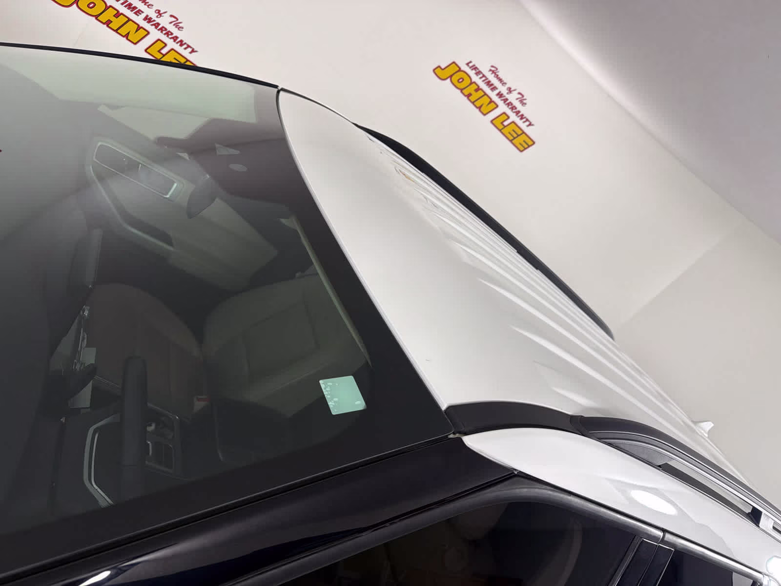 2022 Star White Metallic Tri-Coat Ford Explorer XLT RWD SUV