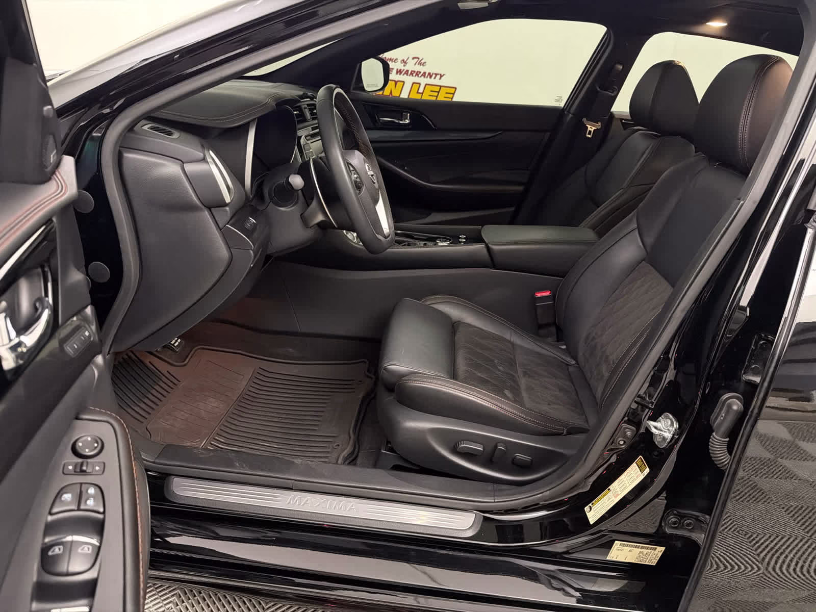 2023 Super Black Nissan Maxima SR FWD Sedan