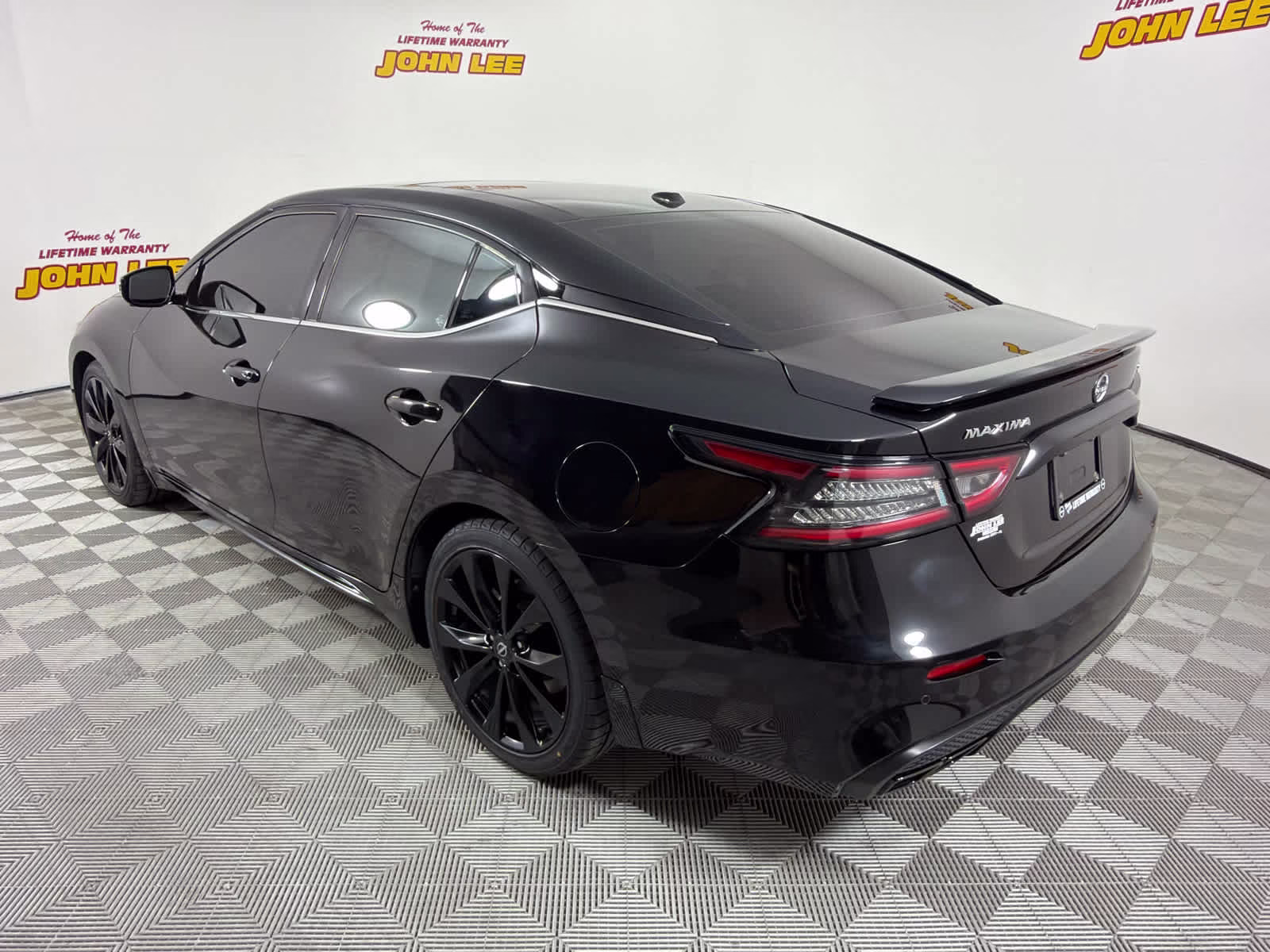 2023 Super Black Nissan Maxima SR FWD Sedan