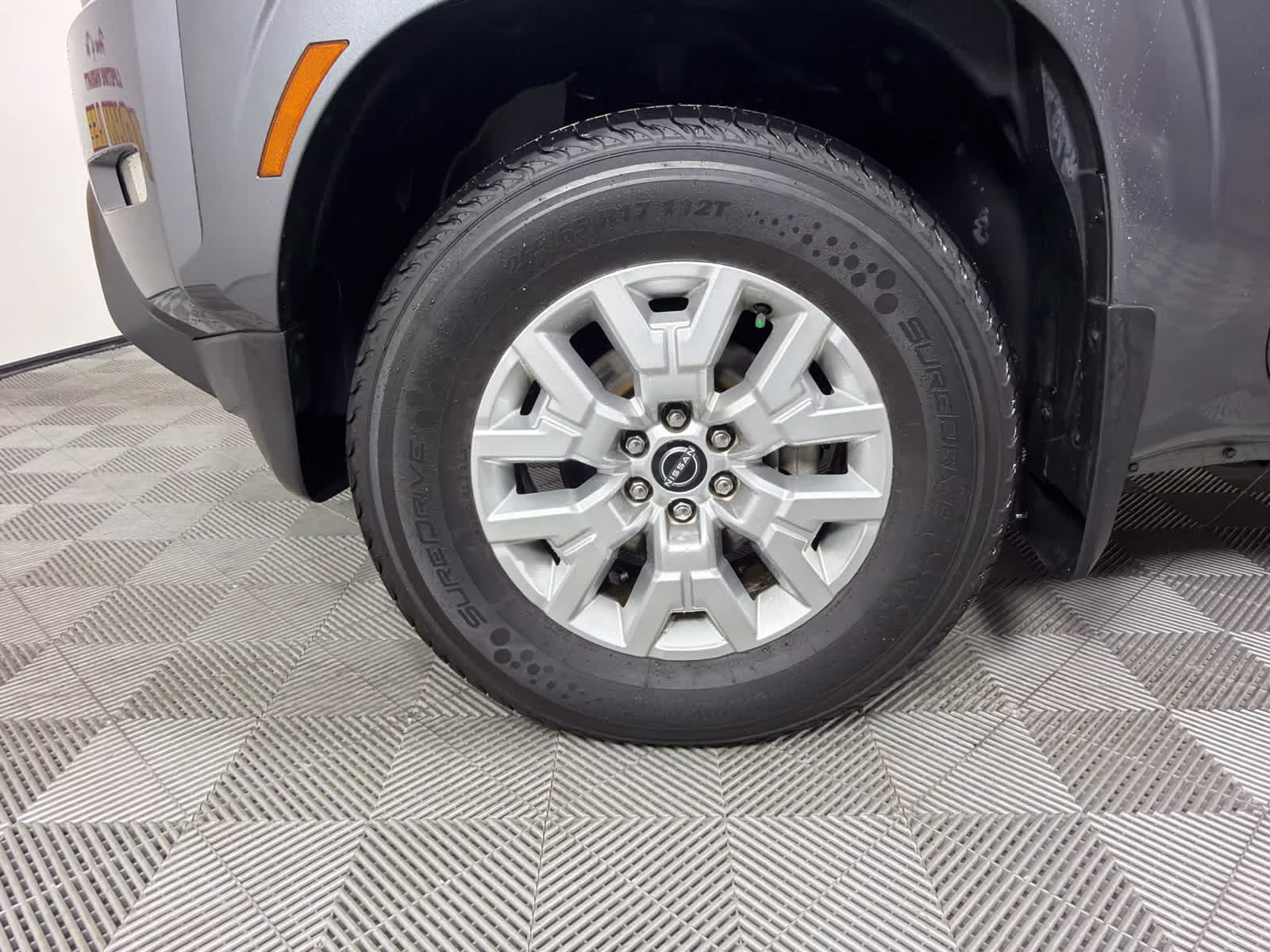 2023 Gun Metallic Nissan Frontier SV 4X4 Truck