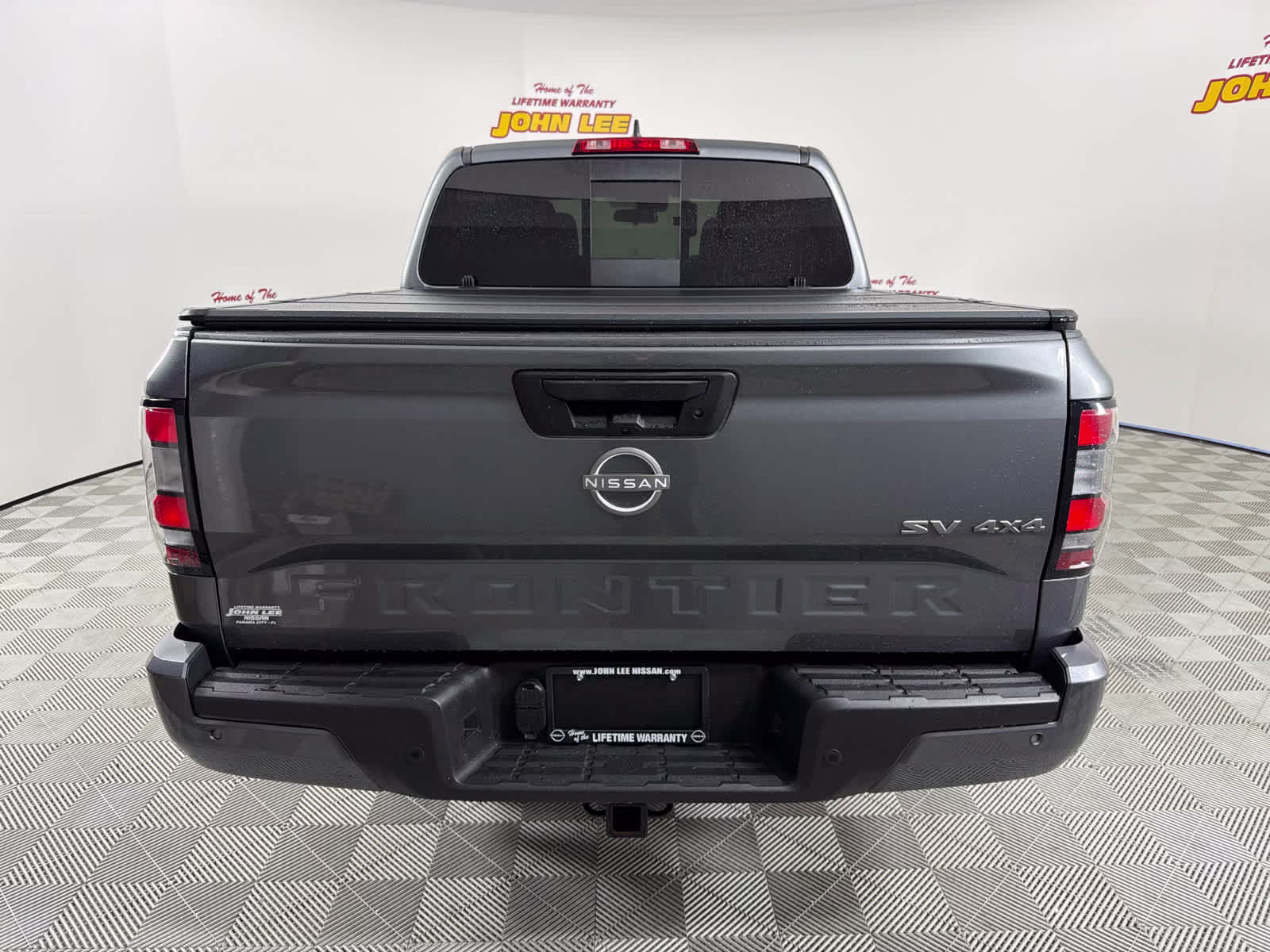 2023 Gun Metallic Nissan Frontier SV 4X4 Truck