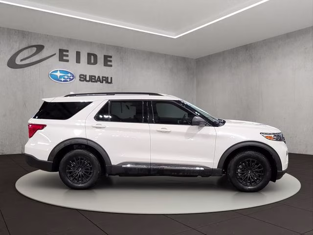 2020 Star White Metallic Tri-Coat Ford Explorer XLT 4X4 SUV