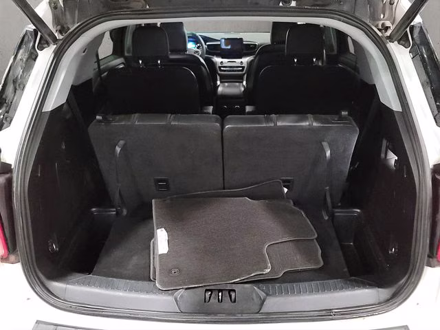 2020 Star White Metallic Tri-Coat Ford Explorer XLT 4X4 SUV