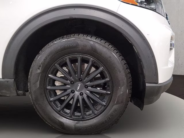 2020 Star White Metallic Tri-Coat Ford Explorer XLT 4X4 SUV