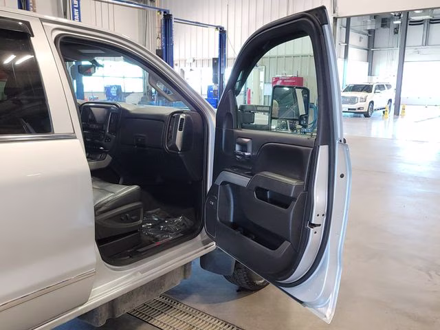 2016 Silver Ice Metallic Chevrolet Silverado 2500HD LTZ 4X4 Truck