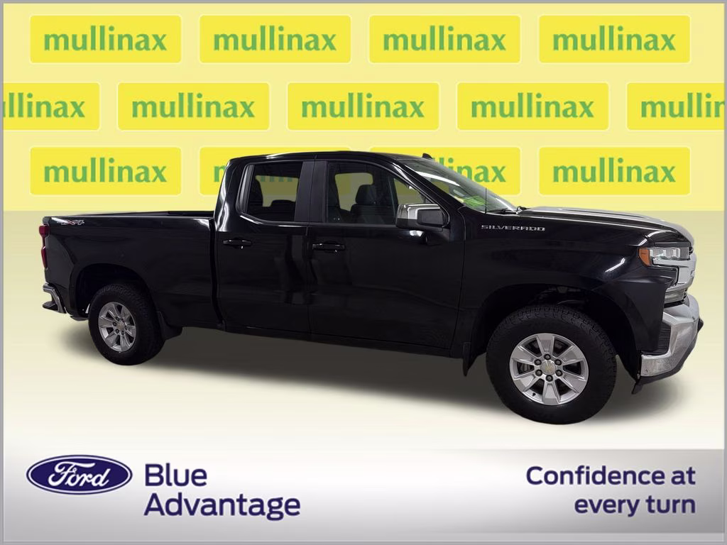 2020 Black Chevrolet Silverado 1500 LT 4X4 Truck