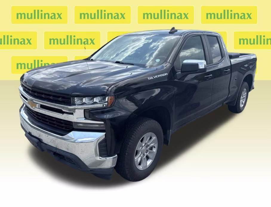 2020 Black Chevrolet Silverado 1500 LT 4X4 Truck