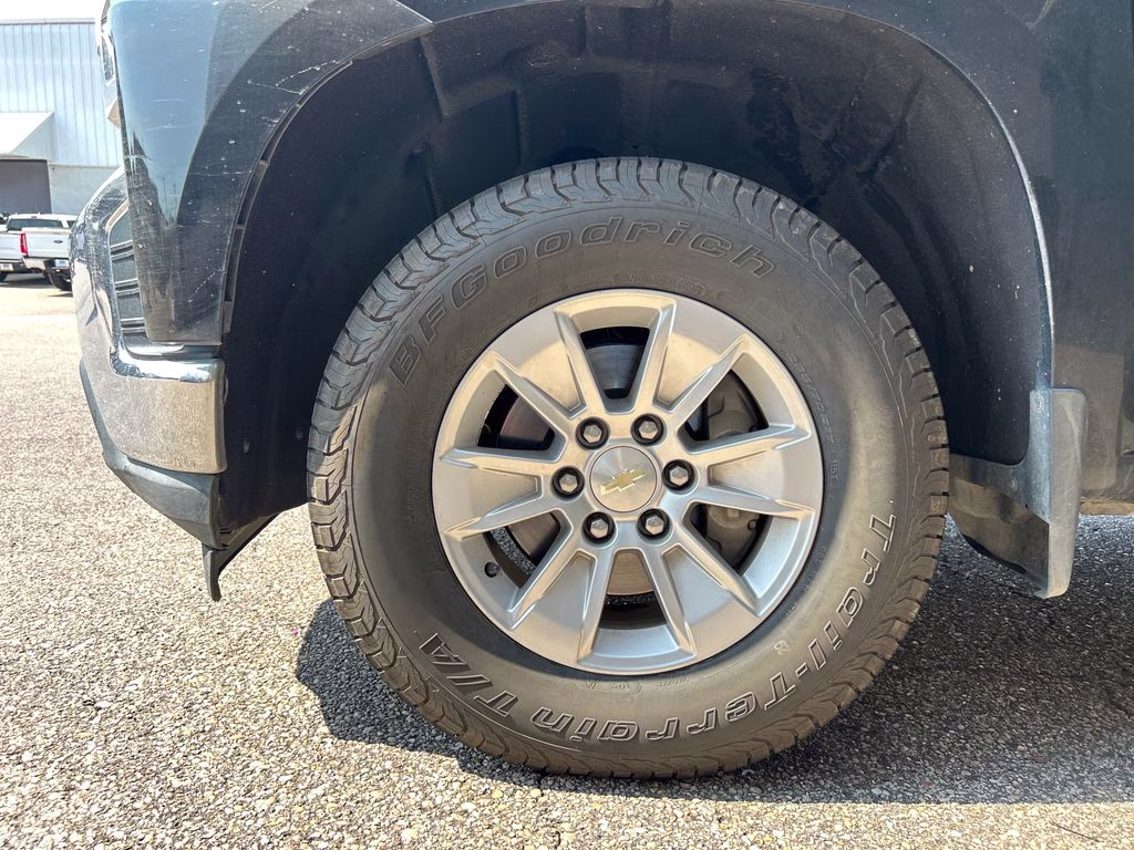 2020 Black Chevrolet Silverado 1500 LT 4X4 Truck