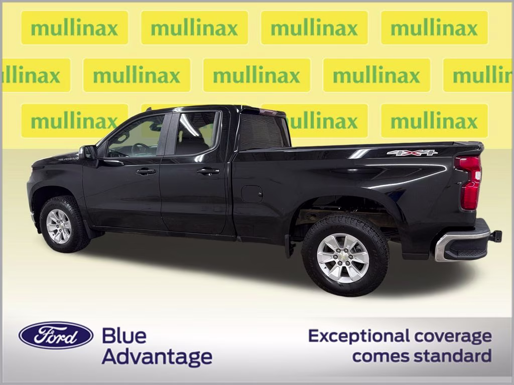2020 Black Chevrolet Silverado 1500 LT 4X4 Truck