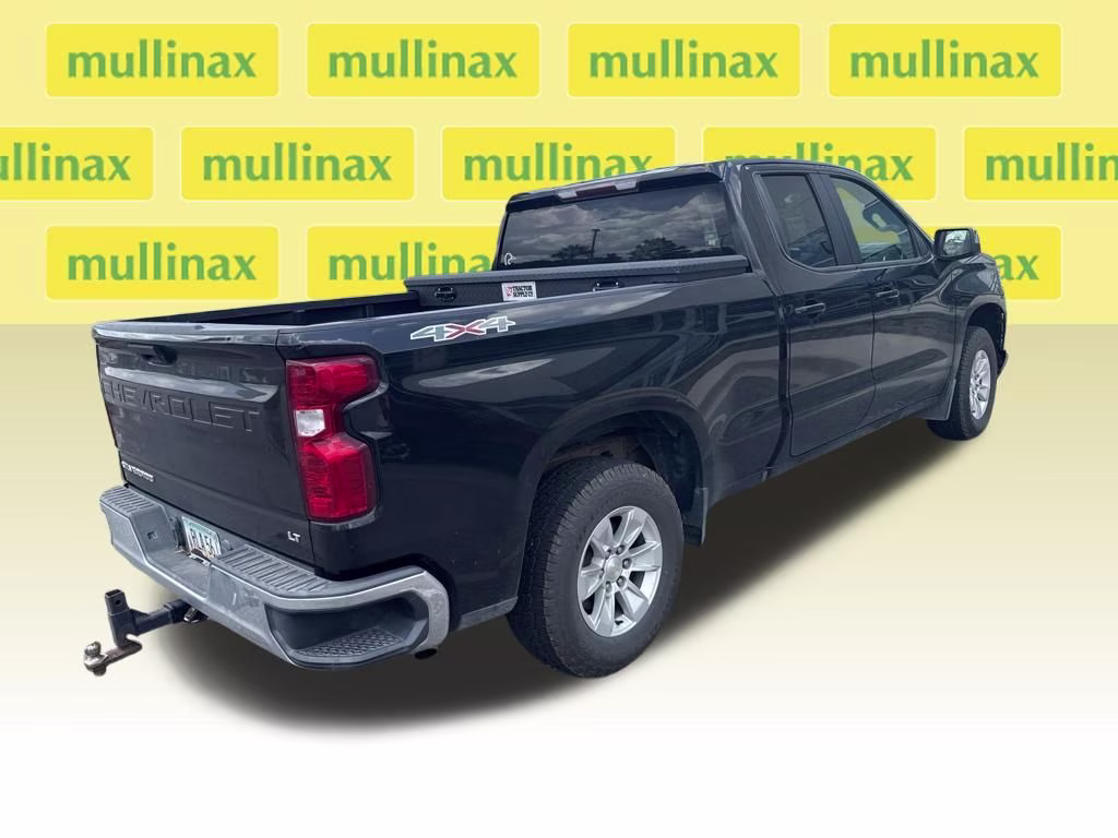 2020 Black Chevrolet Silverado 1500 LT 4X4 Truck