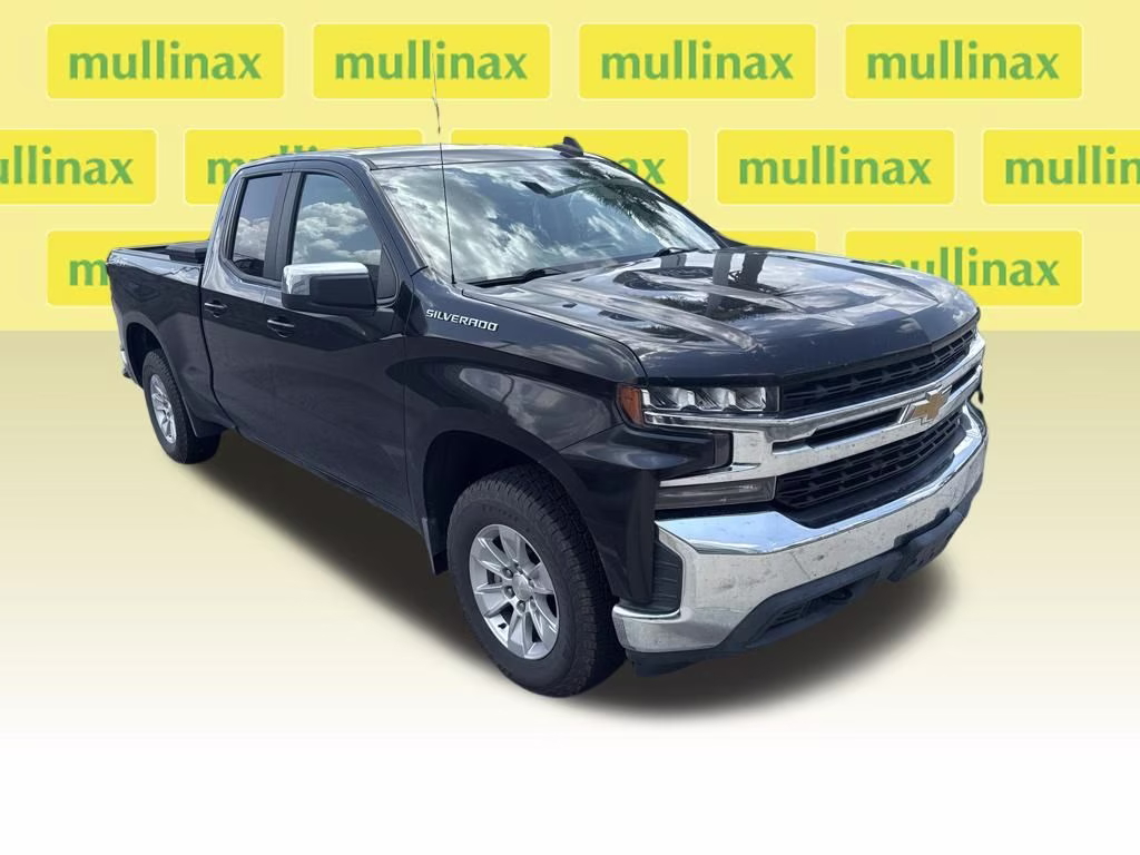 2020 Black Chevrolet Silverado 1500 LT 4X4 Truck