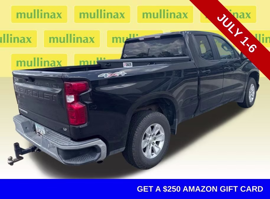 2020 Black Chevrolet Silverado 1500 LT 4X4 Truck