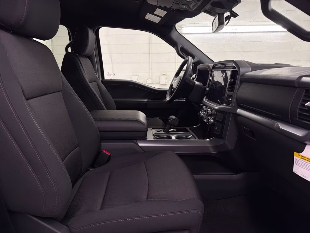2026 AVALANCHE Ford F-150 XLT 4X4 Truck