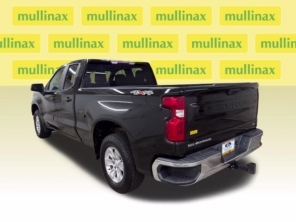 2020 Black Chevrolet Silverado 1500 LT 4X4 Truck