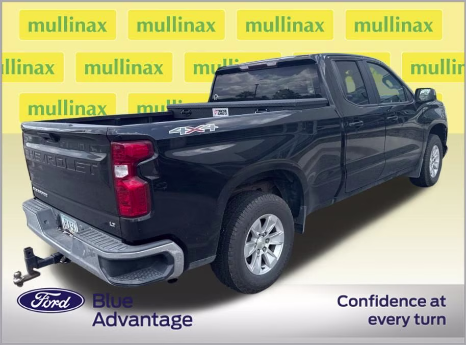 2020 Black Chevrolet Silverado 1500 LT 4X4 Truck