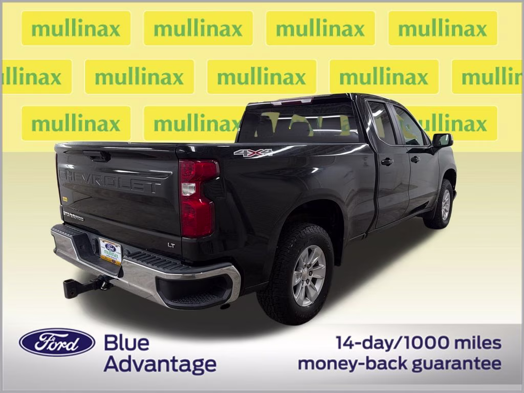 2020 Black Chevrolet Silverado 1500 LT 4X4 Truck