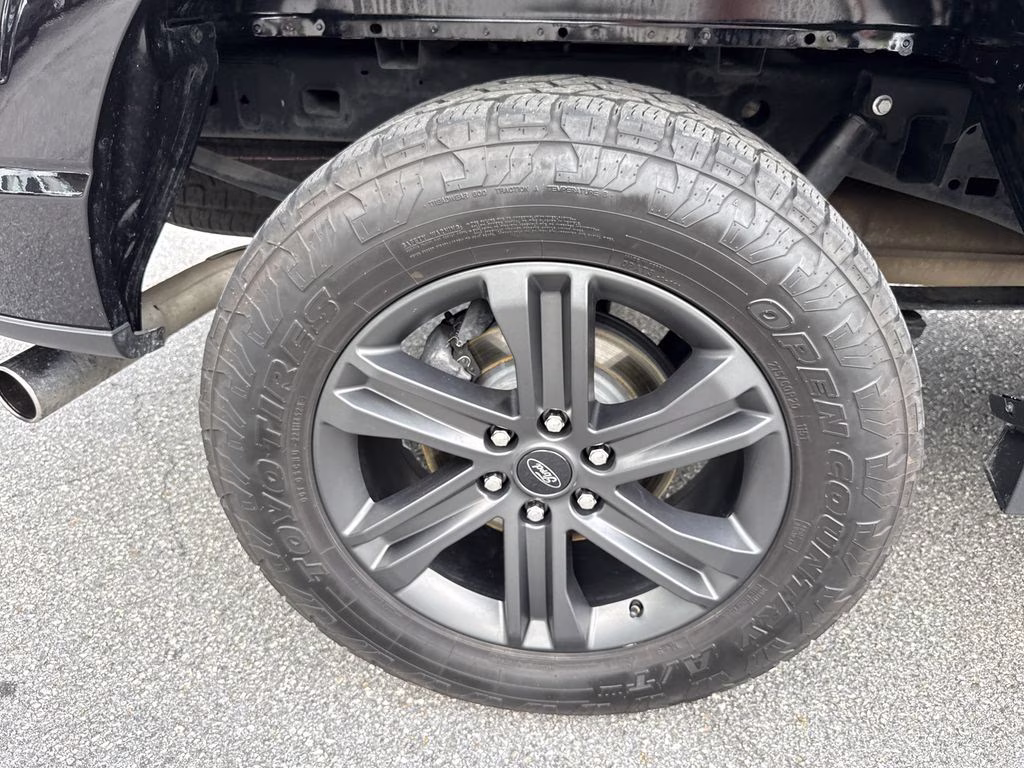2023 Agate Black Metallic Ford F-150 XLT 4X4 Truck
